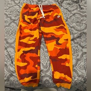 Nike Men’s Orange & Red Camo Sweatpants
